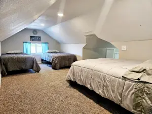 Lake Views and Beach Access - Charming Cape Cod Cottage Retreat