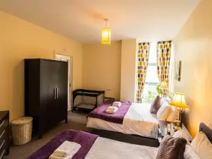 The Courtyard Apartments