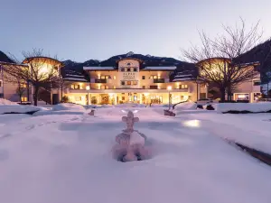 Alpenpalace Luxury Hideaway & Spa Retreat