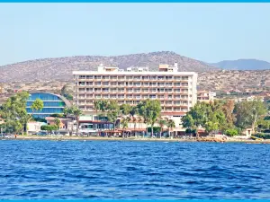 Poseidonia Beach Hotel