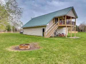 Cozy Solar-Powered Loft: Walk to Lake Champlain!