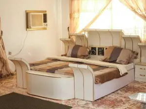 Gity Royale Suites