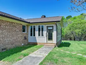 Spacious Mount Pleasant Home w/ Grill & Yard!