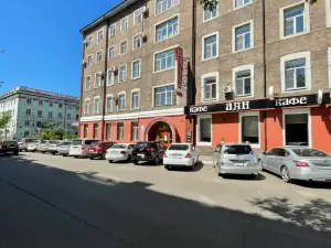 Dauriya Hotel