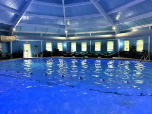 Wow!! Ultimate Pocono Retreat, Hot Tub, Game Room, Deck, Lakes, Skiing, Pools