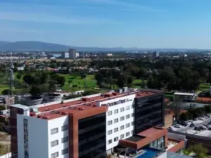 DoubleTree by Hilton Celaya