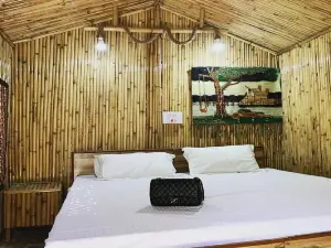 Tirthan Village Huts