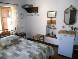 Sarafis Guesthouse