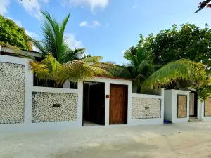 BRICKWOOD GANDUVARU