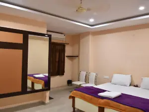 Hotel Sarweshwary