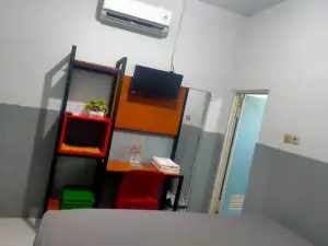 RedDoorz Plus Near Alun Alun Sumenep