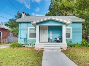Downtown Dunnellon Escape Walk to River and Shops
