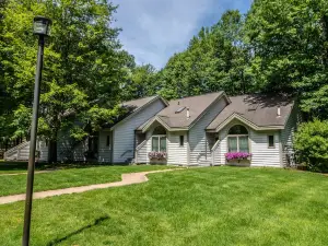 Fully Renovated Condo - Sleeps 9!
