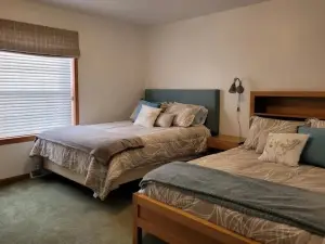 13-person home for families & groups!