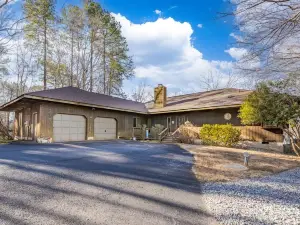 New!  Lakefront Home, Firepit, Dock, Deck, Boat Slip, Kayak, Paddle Board, Canoe