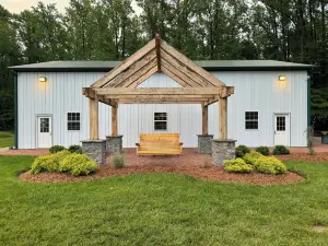 Bison Bunkhouse Hideaway at Mayberry West Farms- close to Cincy & Indianapolis!