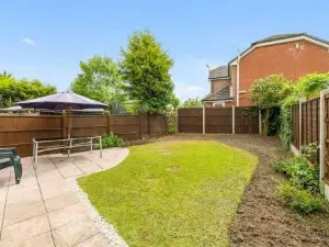 Cheerful 3-Bed Detached Home