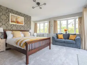 Robins Perch, Bramhall