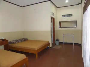 Kahyuna Guesthouse