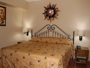 Hotel Hacienda del Sol