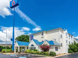 Motel 6 Chattanooga, TN - Downtown