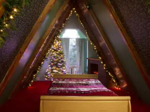 Hicksville Pines Chalets & Motel