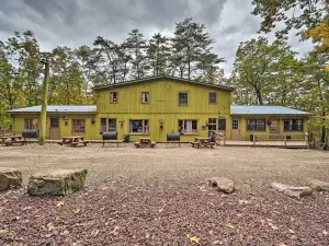 1 Mi to Raystown Lake Clint Eastwood Cabin