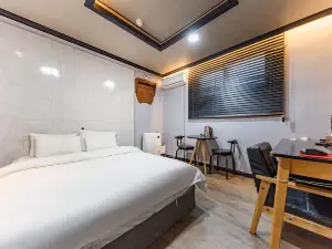 H Boutique Motel
