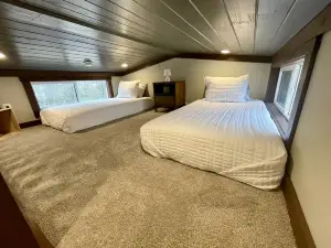 Breathtaking Tiny House Settled Between Trees in Tracy City, Tennessee