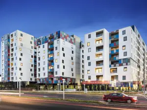 Melbourne Knox Central Apartment Hotel Official