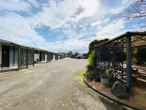 Mid Valley Motel
