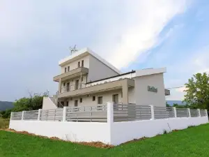 Kallini Apartments