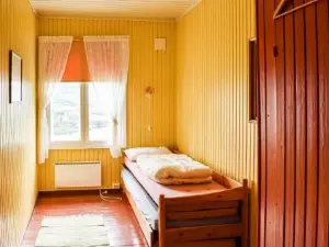 10 Bedroom Beautiful Home in Østre Gausdal