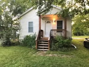 Relaxing Cottage by the Lake and Parking