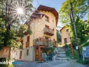 Eco-hôtel et Yourtes du Mercantour