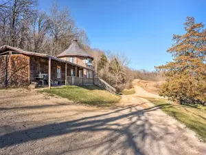 Rustic Iowa Cabin 10 Mi to Maquoketa Caves