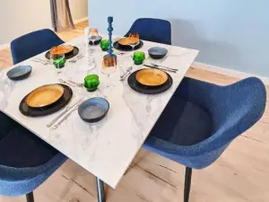 Design Apartment Mit Kostenfreiem Garagen Parkplatz im Zentrum