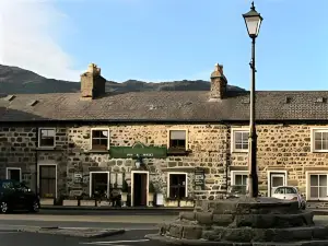 The Golden Fleece Inn