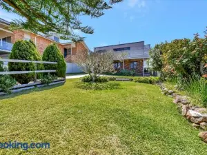 New Property Seabreeze Bungalow - Lakeview Sunset Delight at Sunshine on Lake Macquarie