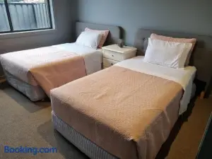 Peaceful 3 Bedroom House in Melton Vic