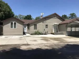 Luxury Gun Lake 4 Bed 2 Bath Home W/paddleboards/kayaks, Free Wi-fi