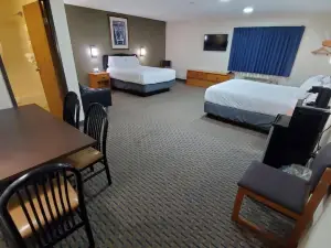 Hibbing Inn & Suites