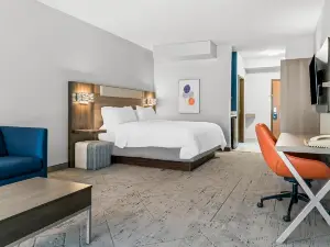 Holiday Inn Express & Suites Detroit-Novi