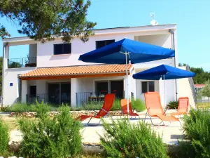 Gorgonia Suites in Verunic