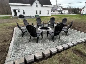 Spacious, family friendly 5-bedroom home in Pittsburg village with trail access.