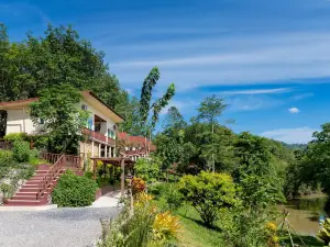 Khao Sok River Home Resort
