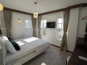 Lina Guest House