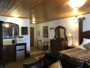 Echo Canyon Spa Resort (Adults Only)
