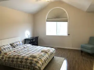 Clean and quiet house near Costco shopping mall