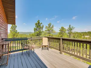 3 Mi to Dtwn: Mtn-view Retreat in Hot Springs!